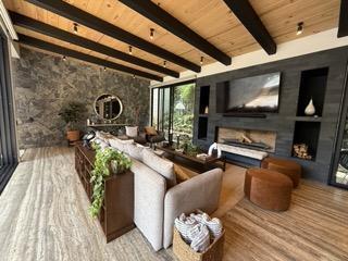 Casa · 400m² · 4 Recámaras · 5 Estacionamientos · Casa con Jacuzzi en Avándaro