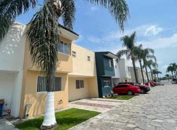 Casa de 3 habitaciones, Zapopan · Casa en Renta en Mariano Otero