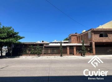 Casa · 520m² · 4 Recámaras · 4 Estacionamientos · Casa en Ampliacion Unidad Nacional (Ampliación)
