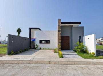 Casa · 120m² · 2 Recámaras · 2 Estacionamientos · Casa - Alvarado