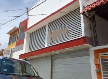 Casa · 364m² · 4 Recámaras · 2 Estacionamientos · Casa - Revolución