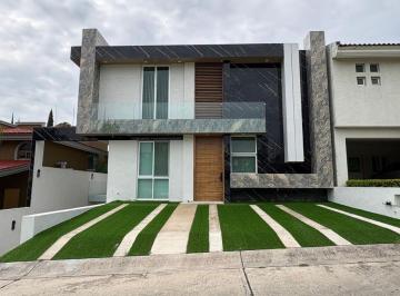 Casa de 5 habitaciones, Zapopan · Casa en Venta Puerta de Hierro
