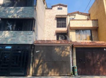Casa · 104m² · 3 Recámaras · 1 Estacionamiento · Venta de Casa en Col. Uh Iztacalco, Iztacalco, Cdmx