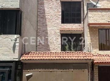 Casa · 104m² · 3 Recámaras · 1 Estacionamiento · Venta de Casa en Col. Uh Iztacalco, Iztacalco, Cdmx