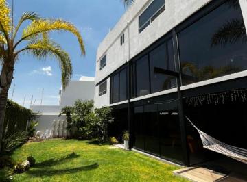 Casa de 4 habitaciones, Corregidora · Casa en Venta 4 Recamaras. Real del Bosque, Querétaro