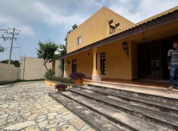 Casa de 16 habitaciones, Monterrey · Quinta/hacienda en Venta