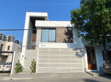 Casa en Renta de 3 habitaciones Casco Urbano · Casa de 3 Habitaciones, 300 m², en Renta en Casco Urbano