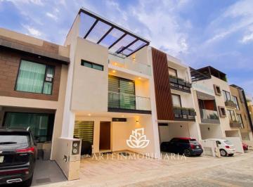 Casa Venta de 3 habitaciones · Casa en Venta en Colinas, Lago Esmeralda, Súper Acabados.