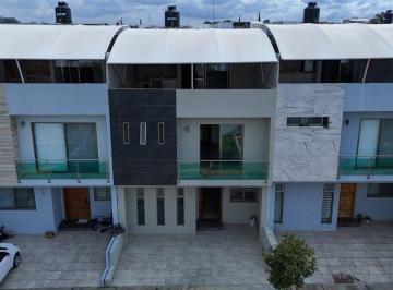 Casa · 340m² · 4 Recámaras · 2 Estacionamientos · Casa en Venta en La Cima de Zapopan Coto D