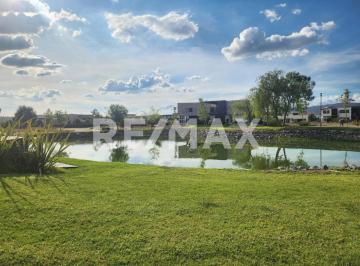 Terreno / Lote · 814m² · Terreno en Venta en El Campanario, Querétaro. Frente Al Lago