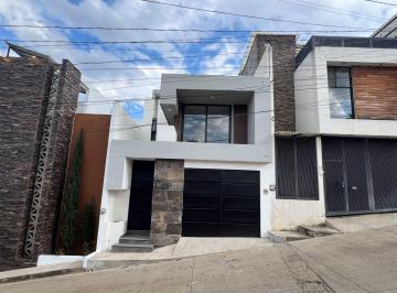 Casa · 120m² · 3 Recámaras · 1 Estacionamiento · Casa Nueva en Venta Loma Centro Patzcuaro