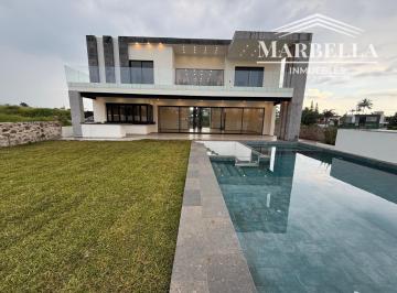 Casa de 5 habitaciones, Atlatlahucan · Estrene Bellísima Residencia en Lomas de Cocoyoc, con Sala de Cine, Alberca Grande y Hermosa Vista