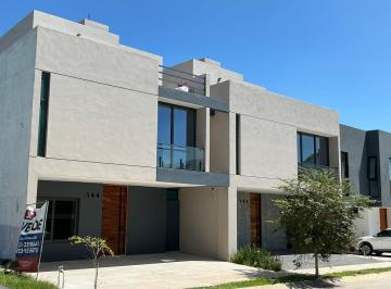 Casa en condominio de 3 habitaciones, Zapopan · Hermosa Casa en Condominio de 225 m² con 3 Recámaras en Venta en La Cima