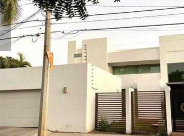Casa · 429m² · 3 Recámaras · 3 Estacionamientos · Casa en Venta Colonia Chapultepec Culiacán.