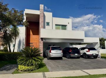 Casa de 3 habitaciones, Zapopan · Residencia en Venta en Real del Parque (Junto a San Juan Macias)