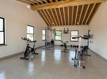 Casa · 110m² · 2 Estacionamientos · Casa en Venta