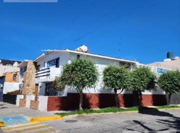 Casa · 339m² · 4 Recámaras · 2 Estacionamientos · Casa Usada en Venta Calle 18 de Julio Esq. Rio de Las Av Col. Periodistas, Pachuca, Hgo.