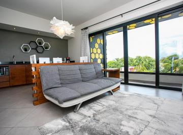 COCINA Y SALA DE TV · Departamento en Venta Sobre La 5 Av 1rec 1 Baño 45 m² en Playa del Carmen