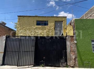 Casa · 122m² · 2 Recámaras · 1 Estacionamiento · Casa Para Remodelar en Santa Elena de La Cruz.