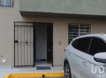 Casa · 85m² · 3 Recámaras · 1 Estacionamiento · Hermosa Casa de 2 Niveles Dentro de Fraccionamiento en Tecámac, Estado de México