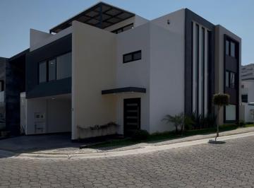 Casa · 390m² · 4 Recámaras · Casa en Venta en Lomas de Angelopolis en Esquina, Cascatta Puebla.