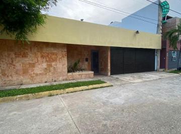 Casa · 319m² · 3 Recámaras · 2 Estacionamientos · Casa en Venta en Privada Real del Ángel