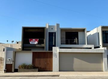 Casa de 3 habitaciones, Ensenada · Casa en Renta en Comercial Chapultepec