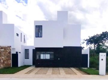 Fachada · Venta de Casa en Privada con Amenidades, Zona Norte de Mérida