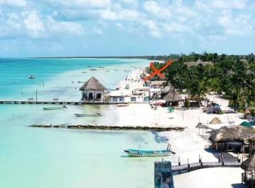 Terreno / Lote · 498m² · Predio Único Frente Al Mar en Zona Hotelera de Holbox