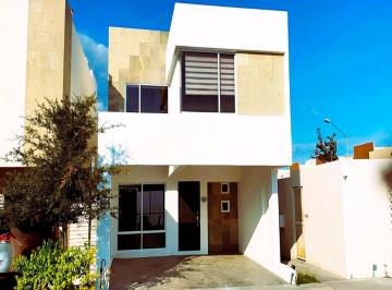 Casa · 130m² · 3 Recámaras · 2 Estacionamientos · Casa Amueblada en Venta, Crystal Lagoons, Apodaca