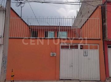 Casa · 160m² · 4 Recámaras · 1 Estacionamiento · Casa en Venta en Sagitario 4. Ecatepec Edo. de Mexico