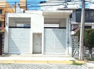 Casa · 180m² · 3 Recámaras · 2 Estacionamientos · Casa en Venta en Bosques de Aragón, Nezahualcóyotl, Edo. Mex.