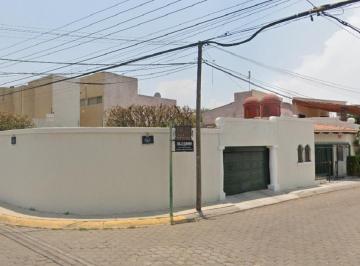 Casa de 5 habitaciones, Querétaro · ¡Perfecta Propiedad en Remate Bancario a un Excelente Costo, Que No Te La Ganen!