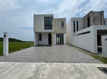 Casa · 125m² · 3 Recámaras · 2 Estacionamientos · Casa en Venta Lomas del Mediterraneo Alvarado Veracruz