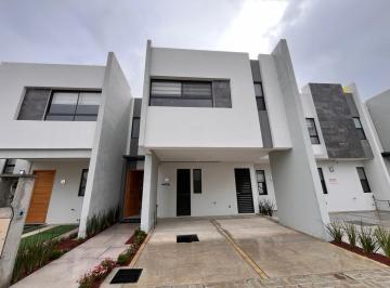 Casa · 163m² · 3 Recámaras · 2 Estacionamientos · Lomas III