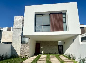 Casa · 160m² · 3 Recámaras · 2 Estacionamientos · Casa en Venta con Recámara en Planta Baja en Lomas del Dorado Boca del Río Veracruz