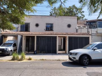 Casa de 5 habitaciones, Guadalajara · Casa Duplex en Venta