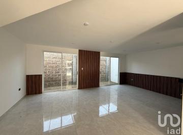 Casa · 141m² · 3 Recámaras · 2 Estacionamientos · Venta de Casa Nueva en Cuautlancingo a 3 Minutos de Periférico