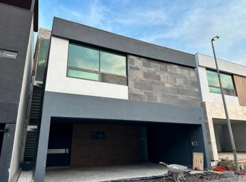Casa · 346m² · 3 Recámaras · 3 Estacionamientos · Casa Nueva en Mitica Residencial El Barro