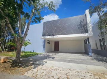 Casa · 338m² · 3 Recámaras · 3 Estacionamientos · Casa en Venta Merida Yucatan Country Club
