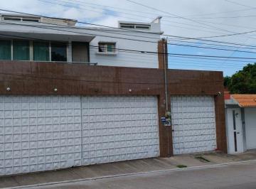 Casa de 6 habitaciones, Boca del Río · Casa en Venta a Unas Cuadras de La Playa con Alberca 6 Recamaras, Jardin, Boca del Rio