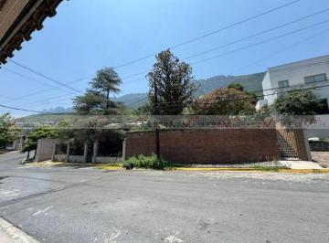 Casa · 900m² · 3 Recámaras · 6 Estacionamientos · Casa en Venta en Pedregal del Valle