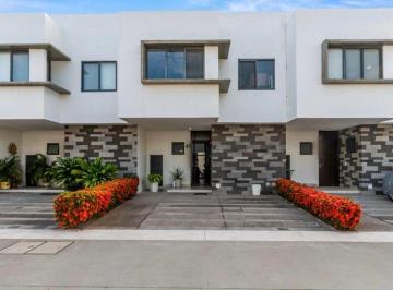 Casa en condominio de 3 habitaciones, Puerto Vallarta · Casa en Coto con Seguridad y Alberca 3 Recámaras y 3 Baños