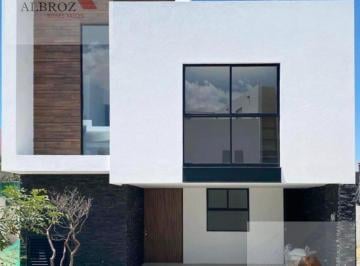 Casa · 219m² · 3 Recámaras · 2 Estacionamientos · Venta Casa Parque Veracruz Lomas de Angelopolis