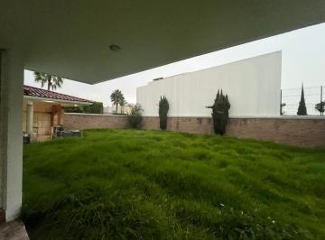 Casa de 4 habitaciones, San Andrés Cholula · Casa en Renta con Amplio Jardin Moderna Zona de Lomas de Angelópolis 1