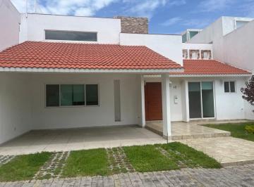 Casa · 430m² · 5 Recámaras · 2 Estacionamientos · Casa en Renta con 2 Recámaras en Pb Lomas de Angelópolis 1, San Andrés Cholula