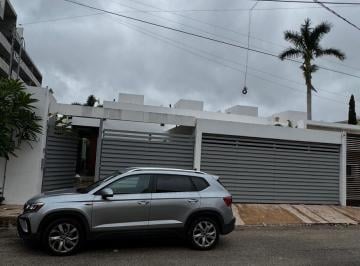 Casa de 4 habitaciones, Mérida · Casa de Una Planta en Renta en Montebello Equipada y con Paneles Solares.