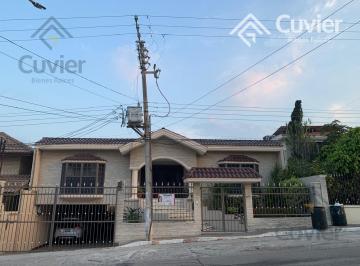 Casa · 642m² · 4 Recámaras · 6 Estacionamientos · Casa en Flamboyanes