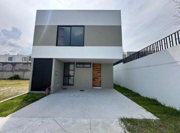 Casa en condominio · 200m² · 3 Recámaras · 2 Estacionamientos · Casa en Esquina Alva