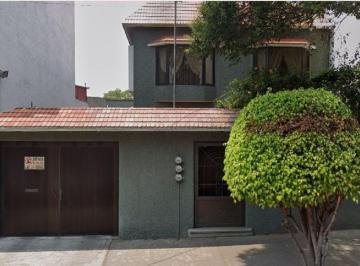 Casa de 5 habitaciones, Azcapotzalco · Casa en Azcapotzalco, Colonia Claveria, con 5 Recamaras y Patio
